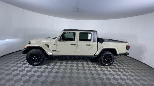Limited Edition Gobi Clearcoat 2022 Jeep Gladiator Willys 4x4