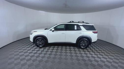 Pearl White Tricoat 2022 Nissan Pathfinder SV 4WD