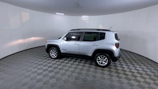 Glacier Metallic 2017 Jeep Renegade Latitude