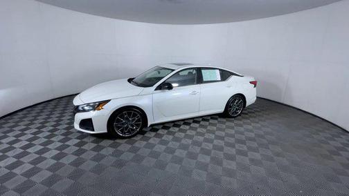 2023 Nissan Altima SR VC-Turbo FWD