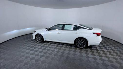 2023 Nissan Altima SR VC-Turbo FWD