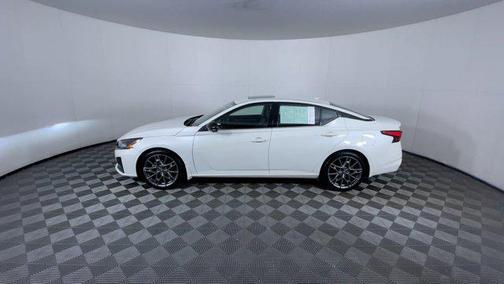 2023 Nissan Altima SR VC-Turbo FWD