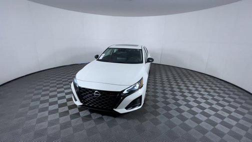 2023 Nissan Altima SR VC-Turbo FWD