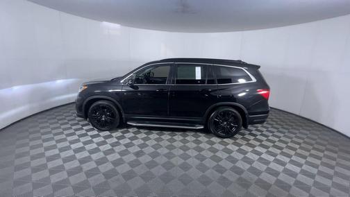 Crystal Black Pearl 2022 Honda Pilot 2WD Special Edition