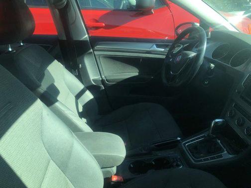 2016 Volkswagen Golf TSI S 4-Door