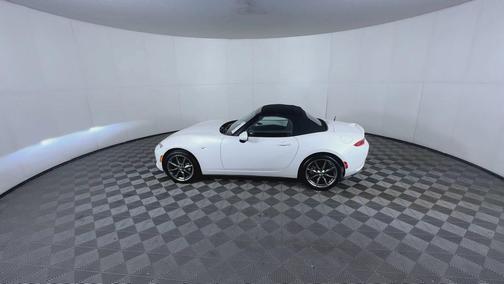 Snowflake White Pearl Mica 2022 Mazda MX-5 Miata Grand Touring