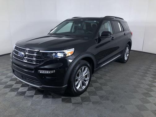 Agate Black Metallic 2023 Ford Explorer XLT