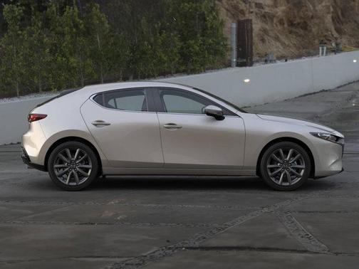 2025 Mazda Mazda3 FWD w/Preferred Package