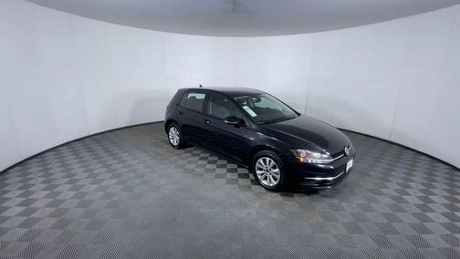 Deep Black Pearl 2020 Volkswagen Golf 1.4T TSI