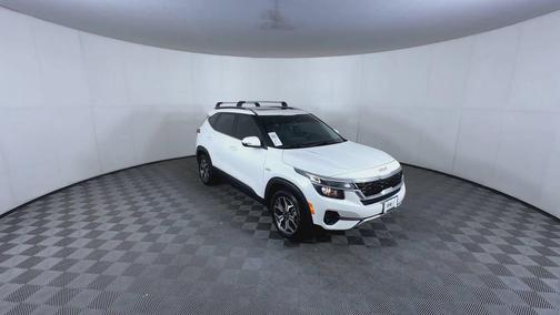 Snow White Pearl 2023 Kia Seltos EX