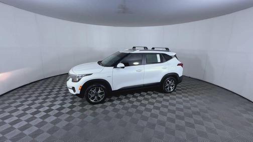 Snow White Pearl 2023 Kia Seltos EX