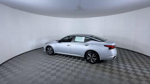 Brilliant Silver Metallic 2022 Nissan Altima 2.5 SV