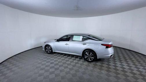 Brilliant Silver Metallic 2022 Nissan Altima 2.5 SV