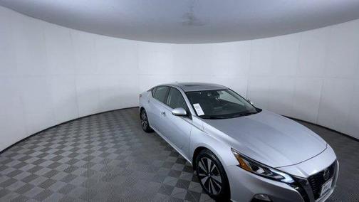 Brilliant Silver Metallic 2022 Nissan Altima 2.5 SV