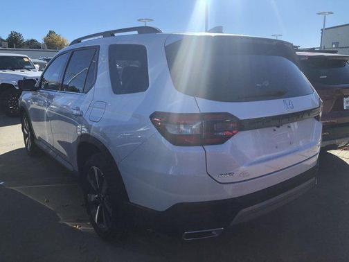 2025 Honda Pilot Touring 8-Passenger