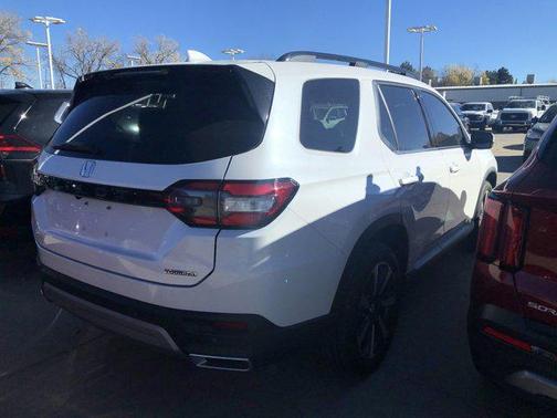 2025 Honda Pilot Touring 8-Passenger