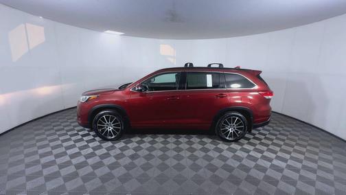 Salsa Red Pearl 2017 Toyota Highlander SE