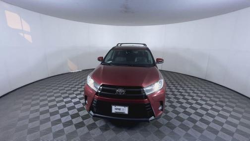 Salsa Red Pearl 2017 Toyota Highlander SE
