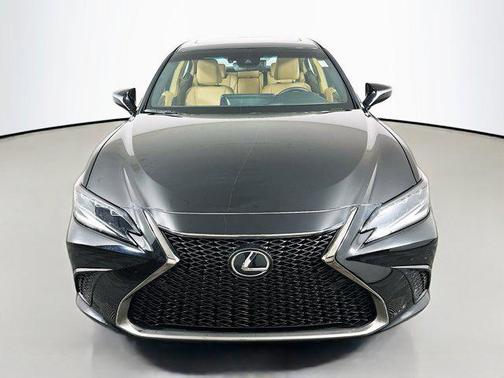 2025 Lexus ES 300h F SPORT Design