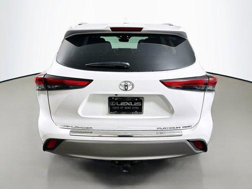2022 Toyota Highlander Platinum