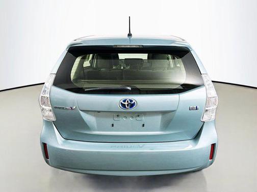 2013 Toyota Prius v Two