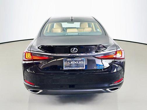 2025 Lexus ES 350 Base