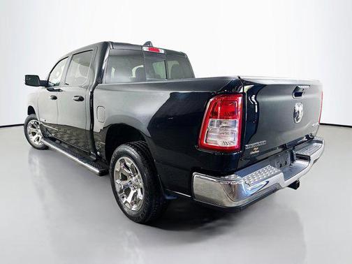 Diamond Black Crystal Pearlcoat 2022 RAM 1500 Big Horn/Lone Star