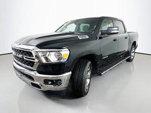 Diamond Black Crystal Pearlcoat 2022 RAM 1500 Big Horn/Lone Star