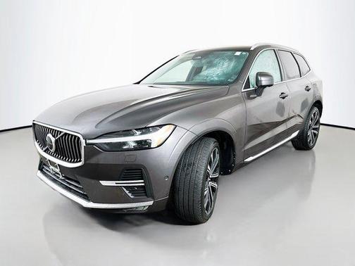 2023 Volvo XC60 B5 Ultimate Bright Theme