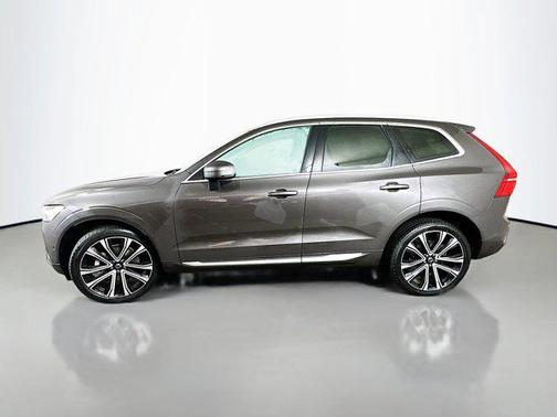 2023 Volvo XC60 B5 Ultimate Bright Theme