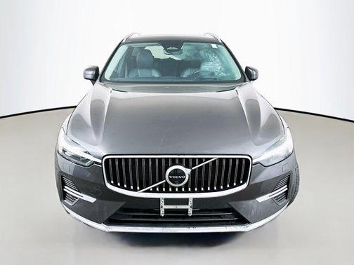 2023 Volvo XC60 B5 Ultimate Bright Theme