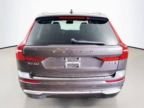 2023 Volvo XC60 B5 Ultimate Bright Theme