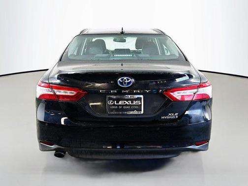 2020 Toyota Camry Hybrid XLE
