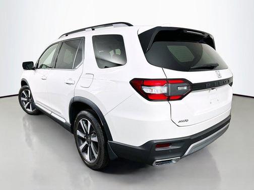 Platinum White Pearl 2025 Honda Pilot Elite