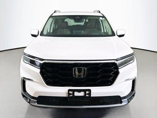 Platinum White Pearl 2025 Honda Pilot Elite