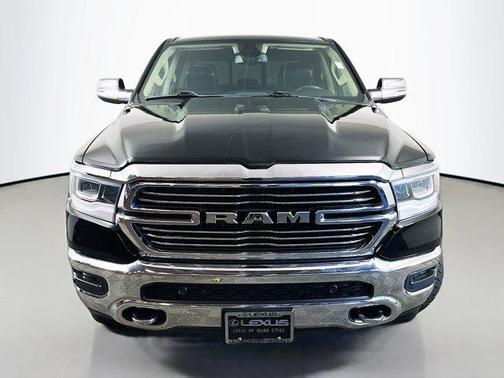 Diamond Black Crystal Pearlcoat 2019 RAM 1500 Laramie