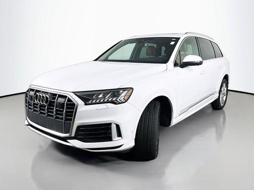 Glacier White Metallic 2023 Audi Q7 55 Premium