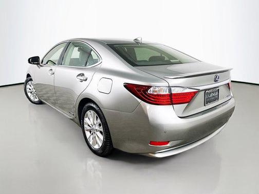 Atomic Silver 2015 Lexus ES 300h Base