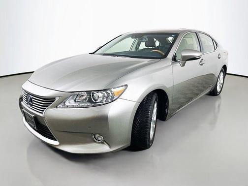 Atomic Silver 2015 Lexus ES 300h Base
