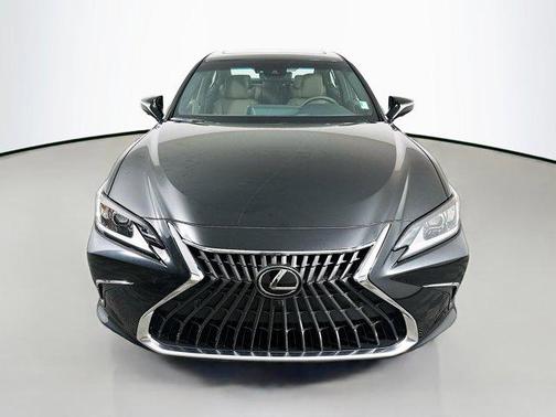 2025 Lexus ES 300h Luxury