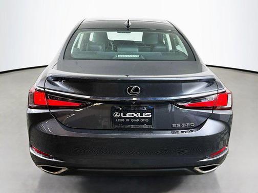 2022 Lexus ES 350 Base