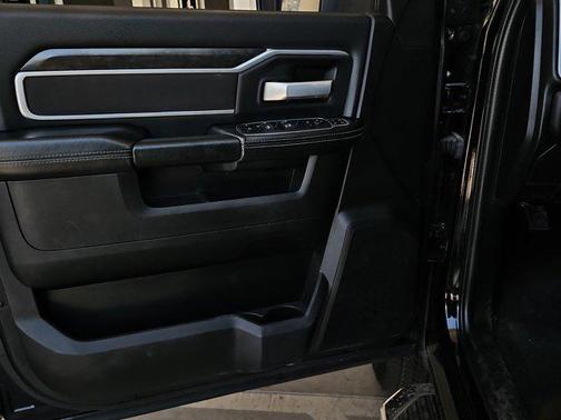 2024 RAM 3500 Big Horn Crew Cab 4x4 8' Box