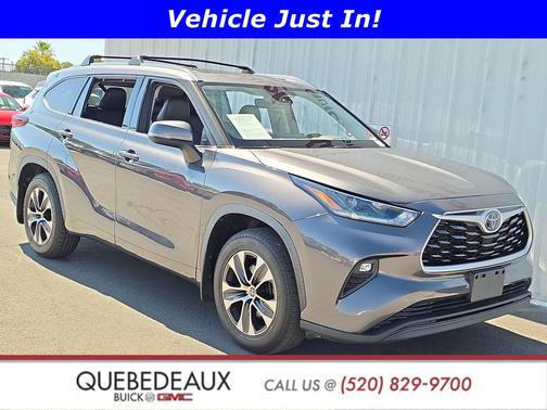 Magnetic Gray Metallic 2021 Toyota Highlander XLE