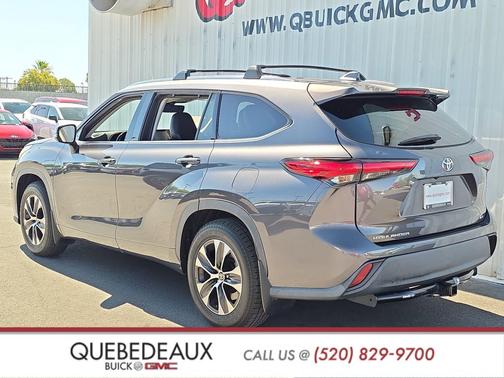 Magnetic Gray Metallic 2021 Toyota Highlander XLE