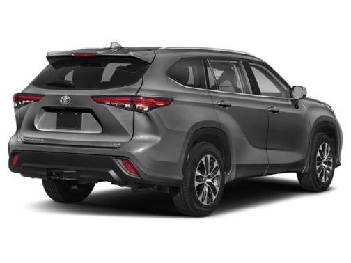 Magnetic Gray Metallic 2021 Toyota Highlander XLE