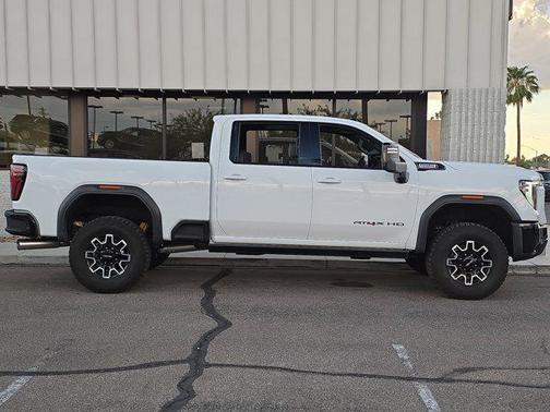 2024 GMC Sierra 2500 AT4