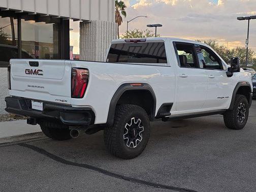 2024 GMC Sierra 2500 AT4