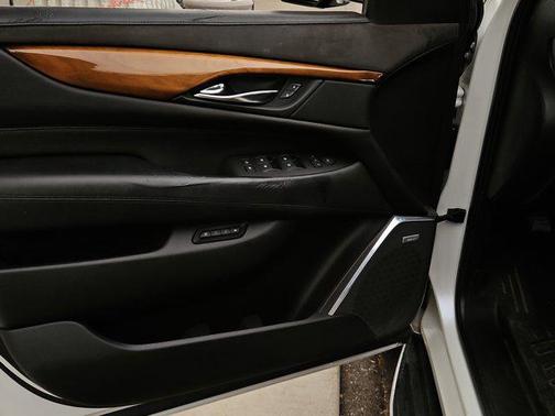 2016 Cadillac Escalade ESV Luxury