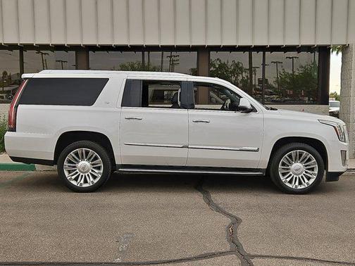 2016 Cadillac Escalade ESV Luxury