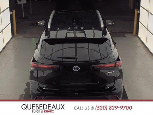 2022 Toyota Highlander Hybrid XLE